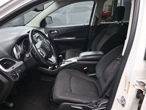 Used 2016 Dodge Journey SE w/ Flexible Seating Group FWD image 18