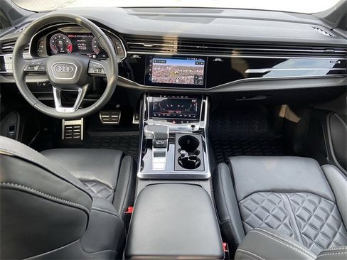 Used 2025 Audi SQ7 Prestige w/ Prestige Package image 12