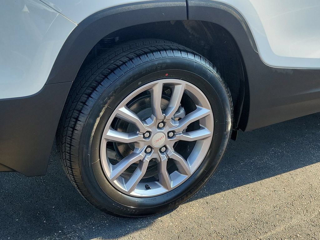Used 2024 GMC Terrain SLT FWD image 8