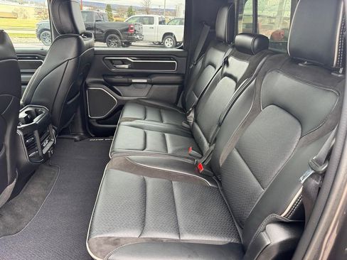 Used 2022 RAM 1500 Laramie AWD/4WD image 9