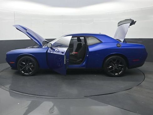 Used 2021 Dodge Challenger SXT w/ Driver Convenience Group RWD image 36
