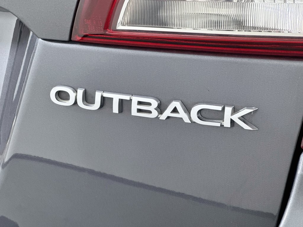 Used 2018 Subaru Outback 2.5i Premium w/ Popular Package #1 AWD/4WD image 11