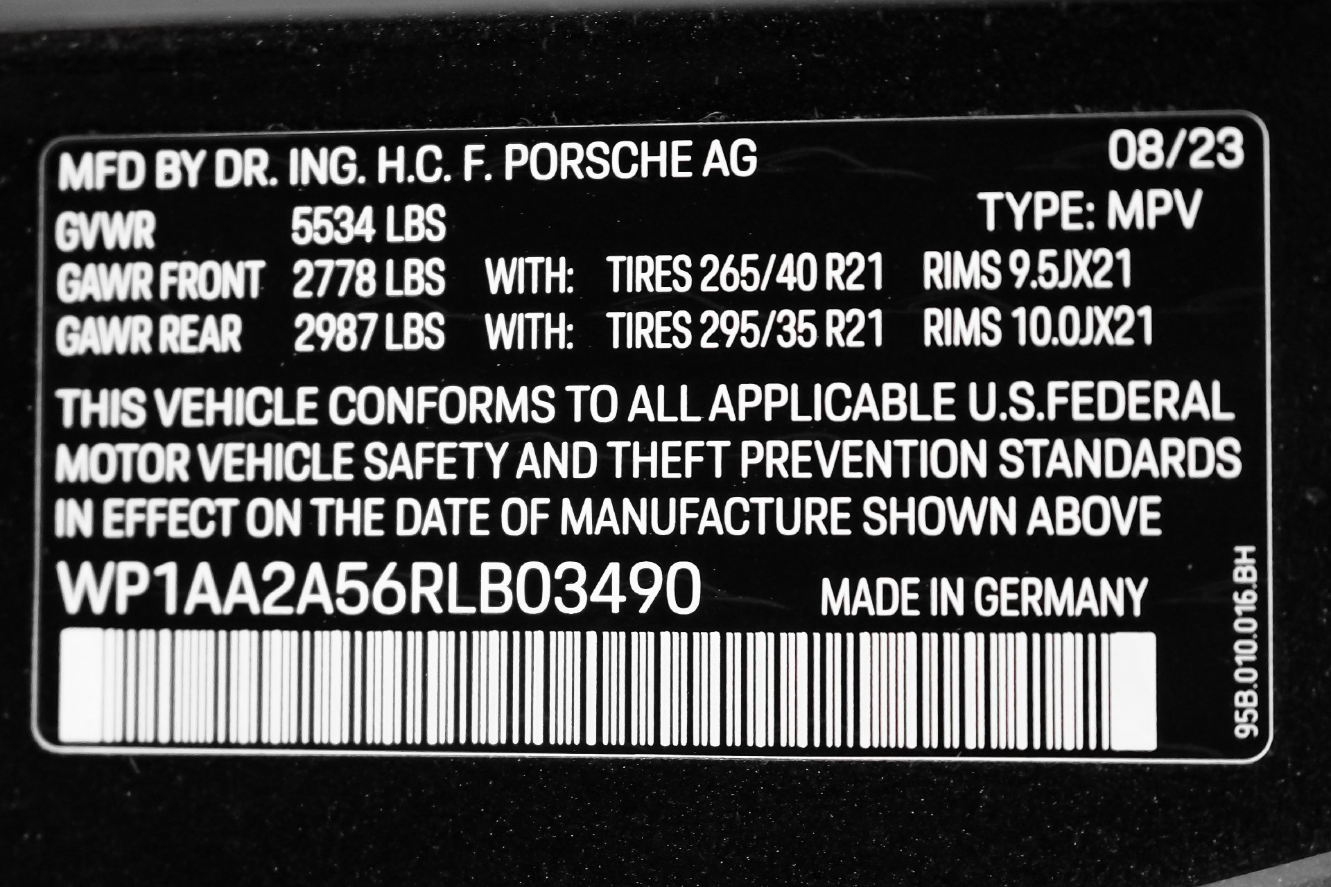 Used 2024 Porsche Macan AWD/4WD image 65