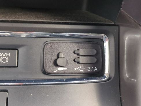Used 2019 Subaru Ascent Limited AWD/4WD image 32