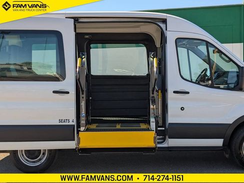 Used 2018 Ford Transit 150 130 Medium Roof RWD image 5