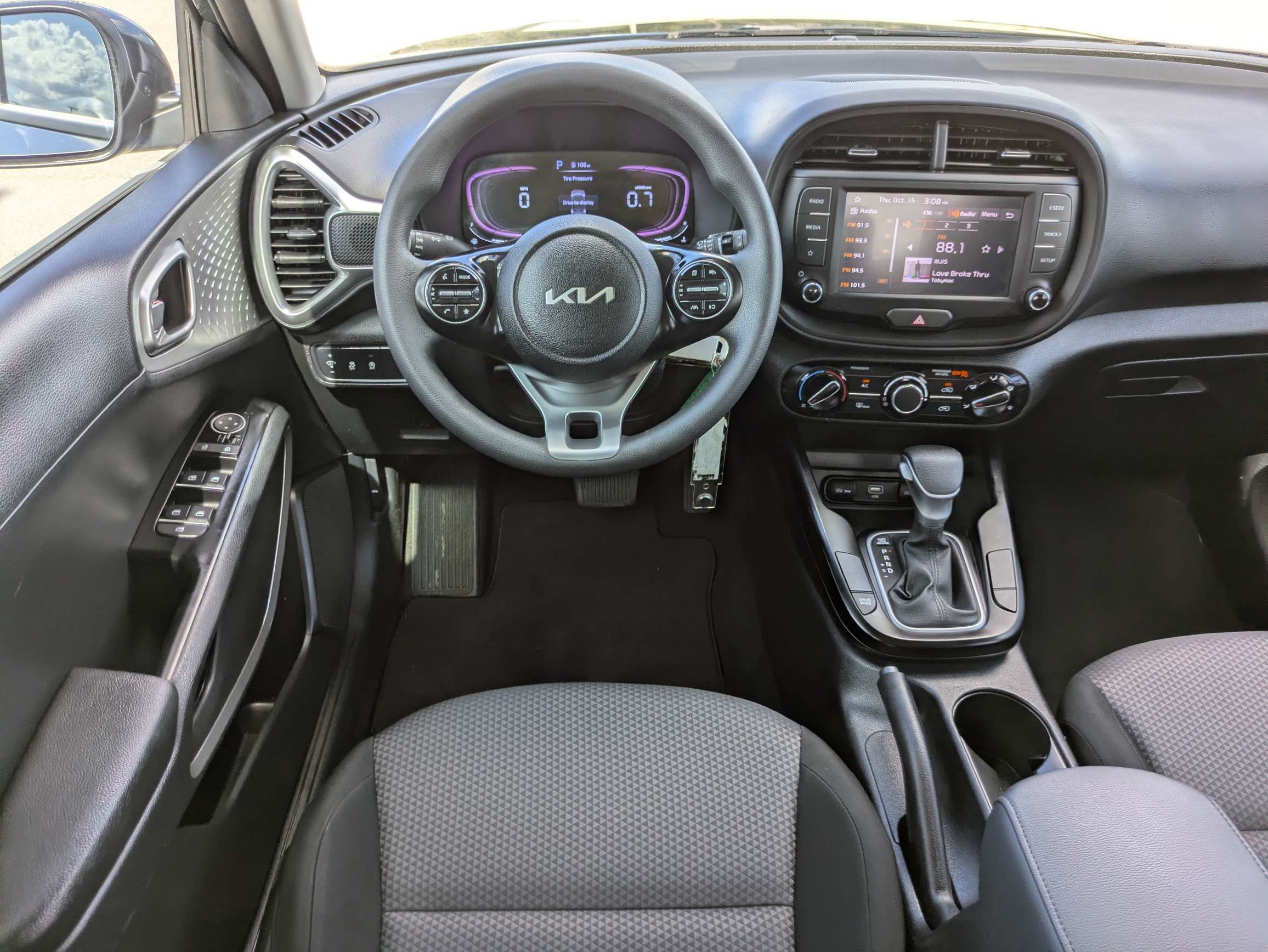 Certified 2024 Kia Soul LX w/ Option Group 015 FWD image 16