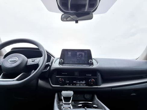 Used 2023 Nissan Rogue SV FWD image 28