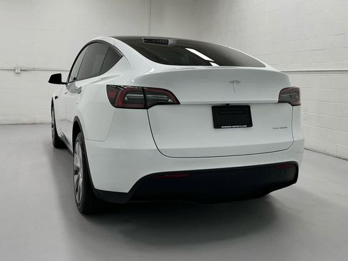 Used 2023 Tesla Model Y Long Range image 8