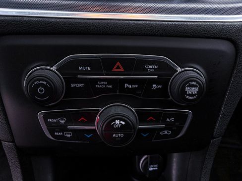 Used 2017 Dodge Charger R/T Scat Pack RWD image 25