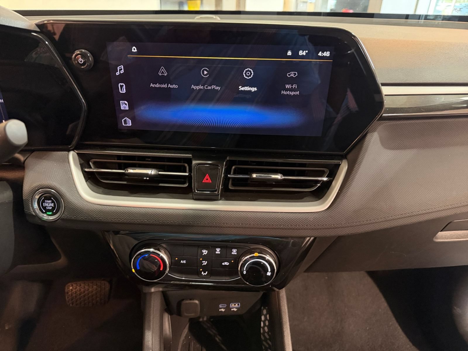 Used 2025 Chevrolet TrailBlazer LT FWD image 16