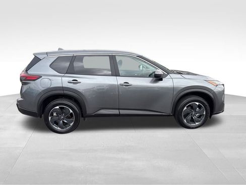 Used 2024 Nissan Rogue SV image 8