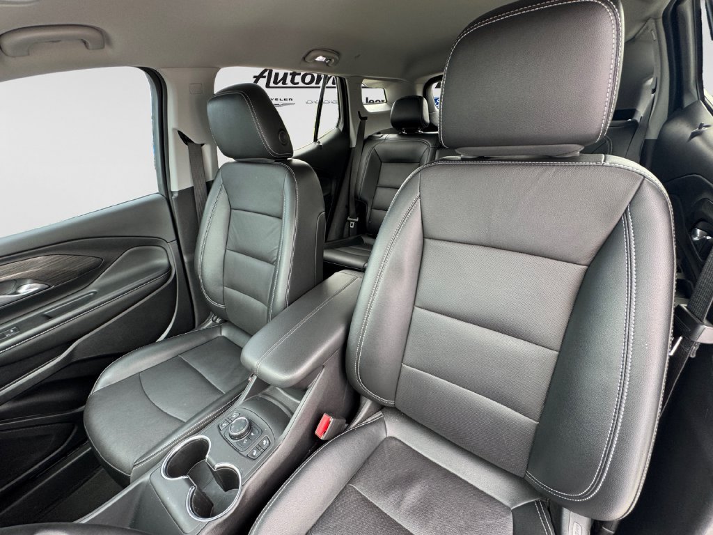 Used 2024 GMC Terrain SLT AWD/4WD image 19