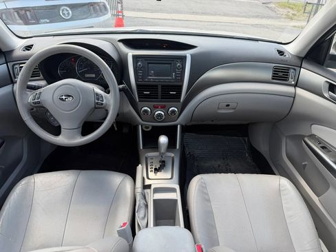 Used 2011 Subaru Forester 2.5X Limited AWD/4WD image 7