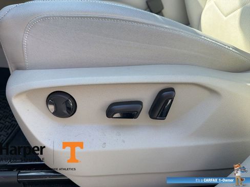 Used 2025 Volkswagen Atlas SE image 18