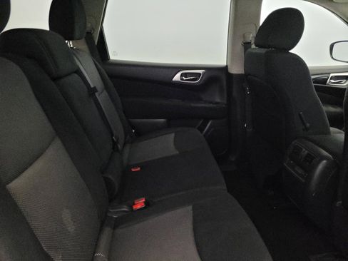 Used 2017 Nissan Pathfinder S AWD/4WD image 19