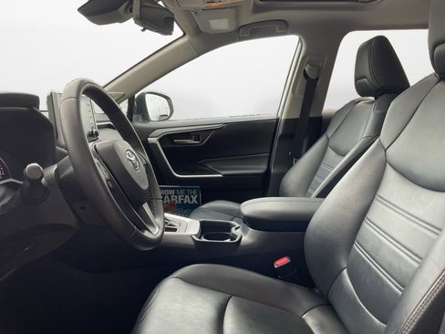 Used 2019 Toyota RAV4 XLE Premium w/ Advanced Technology Package AWD/4WD image 11