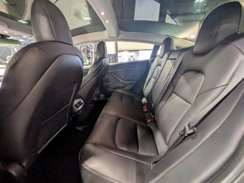 Used 2022 Tesla Model 3 Performance image 12