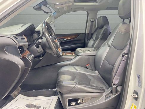 Used 2015 Cadillac Escalade Premium image 12