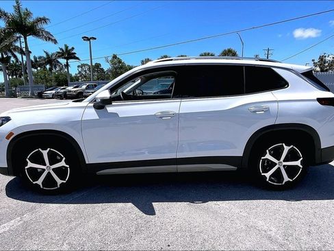 Certified 2026 Volkswagen Tiguan SE w/ Panoramic Sunroof Package FWD image 8