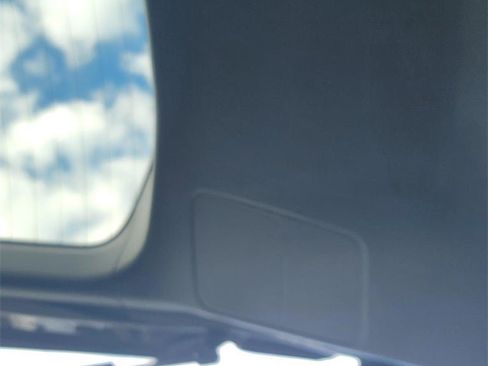 Used 2024 Nissan Pathfinder SV image 9