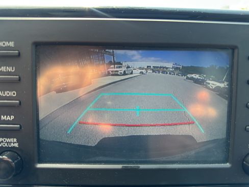 Used 2019 Toyota RAV4 XLE AWD/4WD image 7