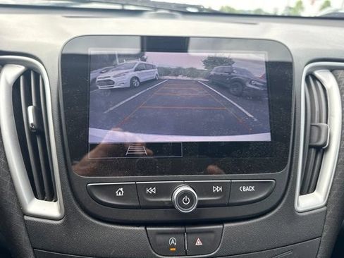 Used 2022 Chevrolet Malibu LT FWD image 11