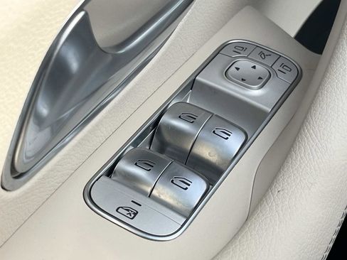 Used 2025 Mercedes-Benz GLE 350 4MATIC image 18