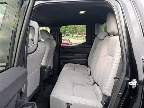 Used 2025 Toyota Tacoma SR5 AWD/4WD image 10