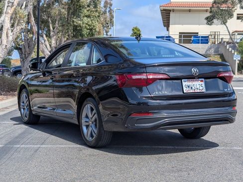 Used 2024 Volkswagen Jetta SE FWD image 11