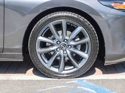 Used 2019 MAZDA MAZDA3 Hatchback FWD image 9