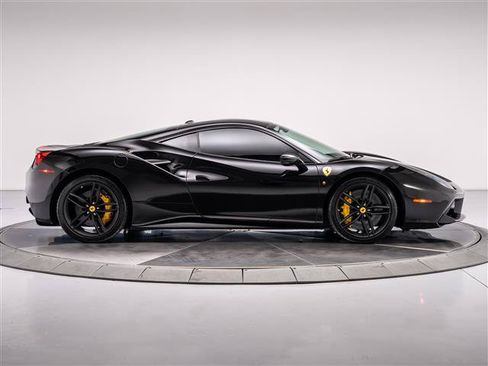 Used 2016 Ferrari 488 GTB RWD image 6