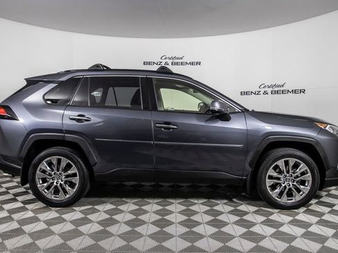 Used 2019 Toyota RAV4 Limited image 5