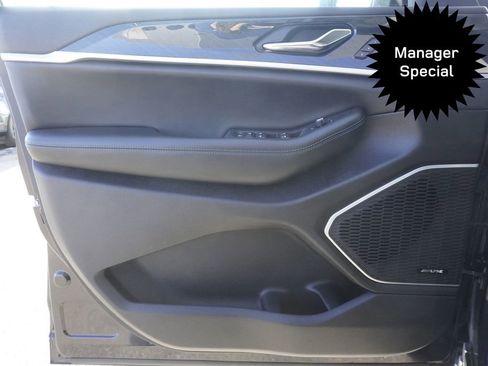 Used 2024 Jeep Grand Cherokee Trailhawk w/ Advanced Protech Group II image 17