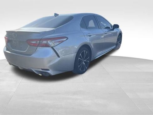 Used 2019 Toyota Camry SE FWD image 8