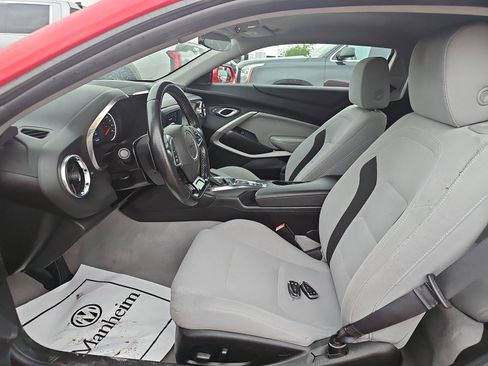 Used 2020 Chevrolet Camaro LT image 7