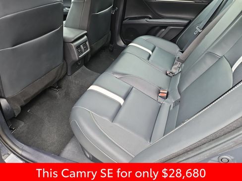 Used 2025 Toyota Camry SE FWD image 33