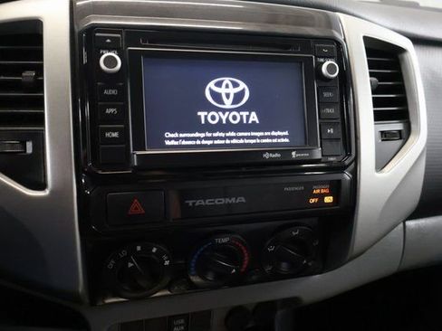 Used 2015 Toyota Tacoma PreRunner image 18