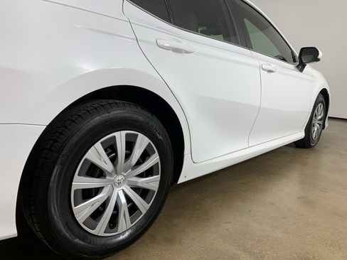 Used 2023 Toyota Camry LE image 9