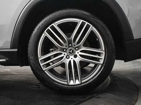 Used 2025 Mercedes-Benz GLS 450 4MATIC image 33
