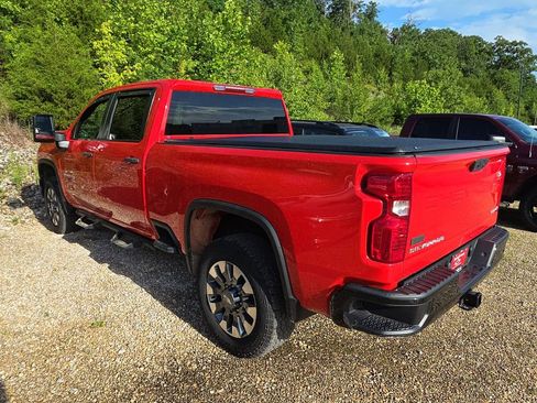 Used 2024 Chevrolet Silverado 2500 Custom w/ Custom Value Package AWD/4WD image 4