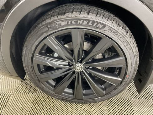 New 2026 Toyota Crown Nightshade image 4