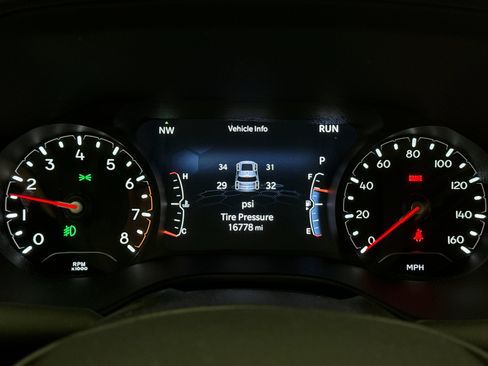 Used 2022 Jeep Compass Limited image 13