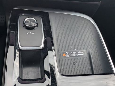 Certified 2025 Buick Enclave Preferred image 28