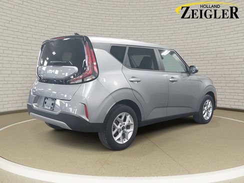 Used 2025 Kia Soul LX w/ LX Technology Package image 5