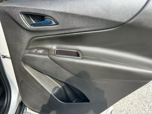 Used 2018 Chevrolet Equinox LT FWD image 11
