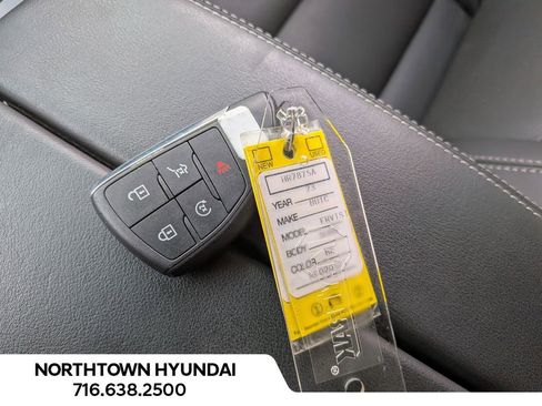 Used 2023 Buick Envision Essence image 19