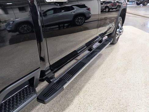 Used 2022 GMC Sierra 3500 Denali w/ Denali Ultimate Package AWD/4WD image 11