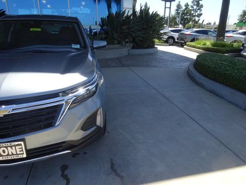 Certified 2024 Chevrolet Equinox LT FWD image 32