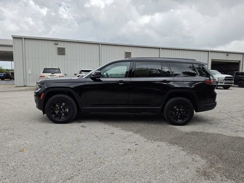 Used 2025 Jeep Grand Cherokee L Altitude AWD/4WD image 6