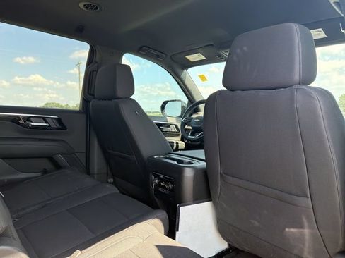 Used 2026 Chevrolet Tahoe LS RWD image 17